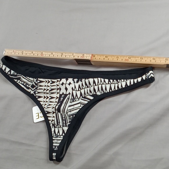 L Space Bikini Bottom Women LARGE Cruisewear Resort New  BLACK WHITE ITSY CUT - Picture 3 of 7